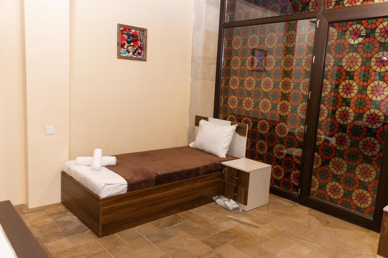 Qala Hostel Gjandža Exteriér fotografie